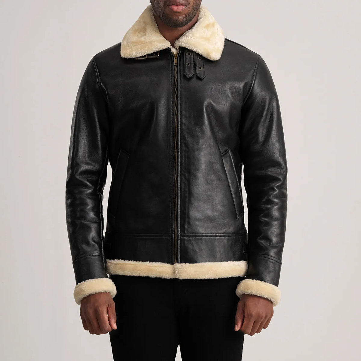 
Detailansicht of Buckled Collar & Zipper Hardware on Francis B-3 Black Leather Bomber Jacket