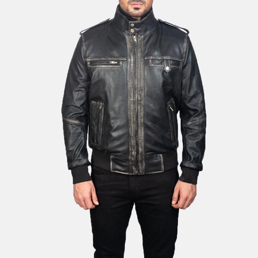 Glen Street Schwarz Leder-Bomberjacke für Herren in Black Cowhide Leather - Vorderansicht &amp; maßgeschneiderte Silhouette | Online Kaufen