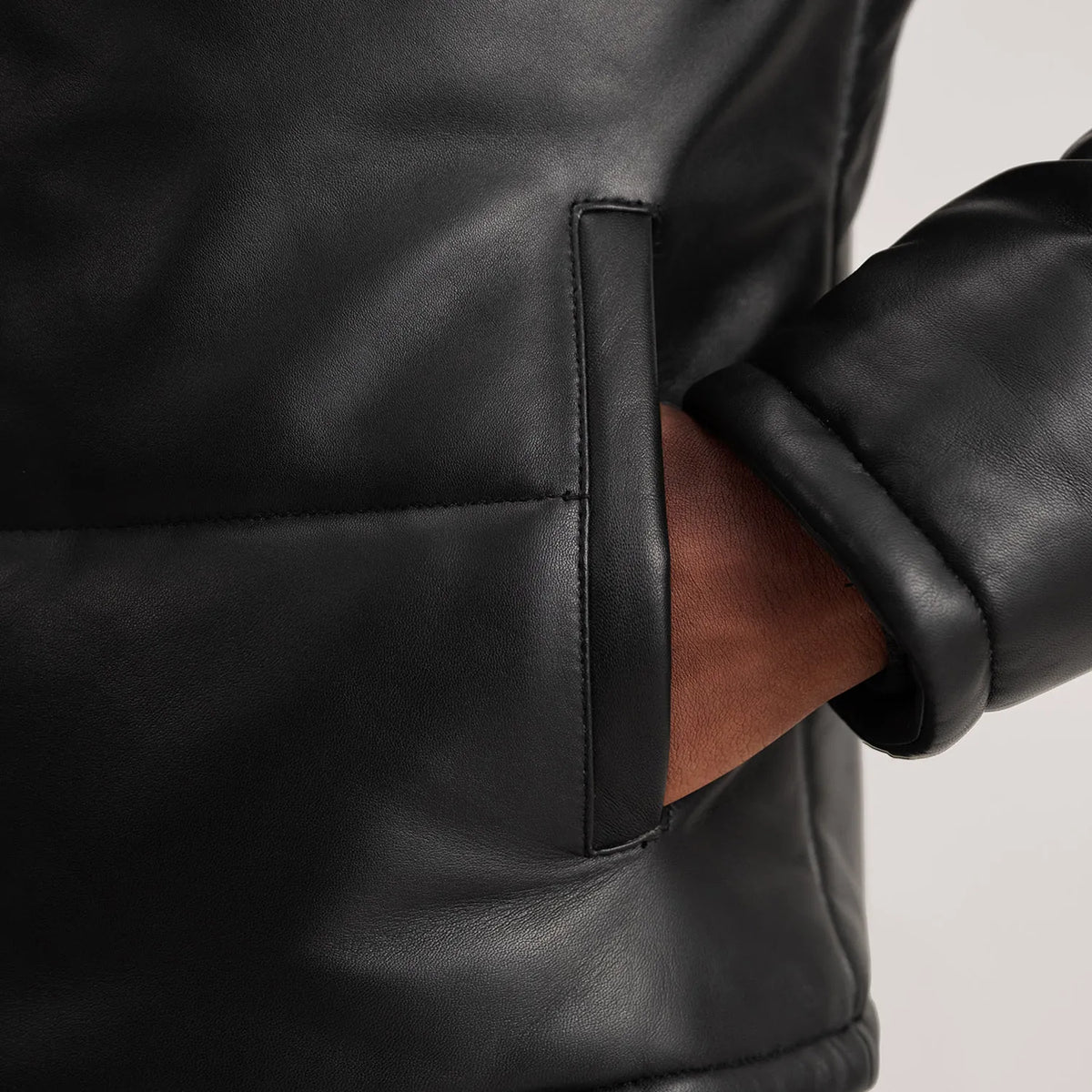 
Innenansicht Showing Polyester Lining & Zwei funktionale Innentaschen