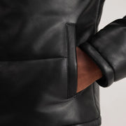 
Innenansicht Showing Polyester Lining & Zwei funktionale Innentaschen