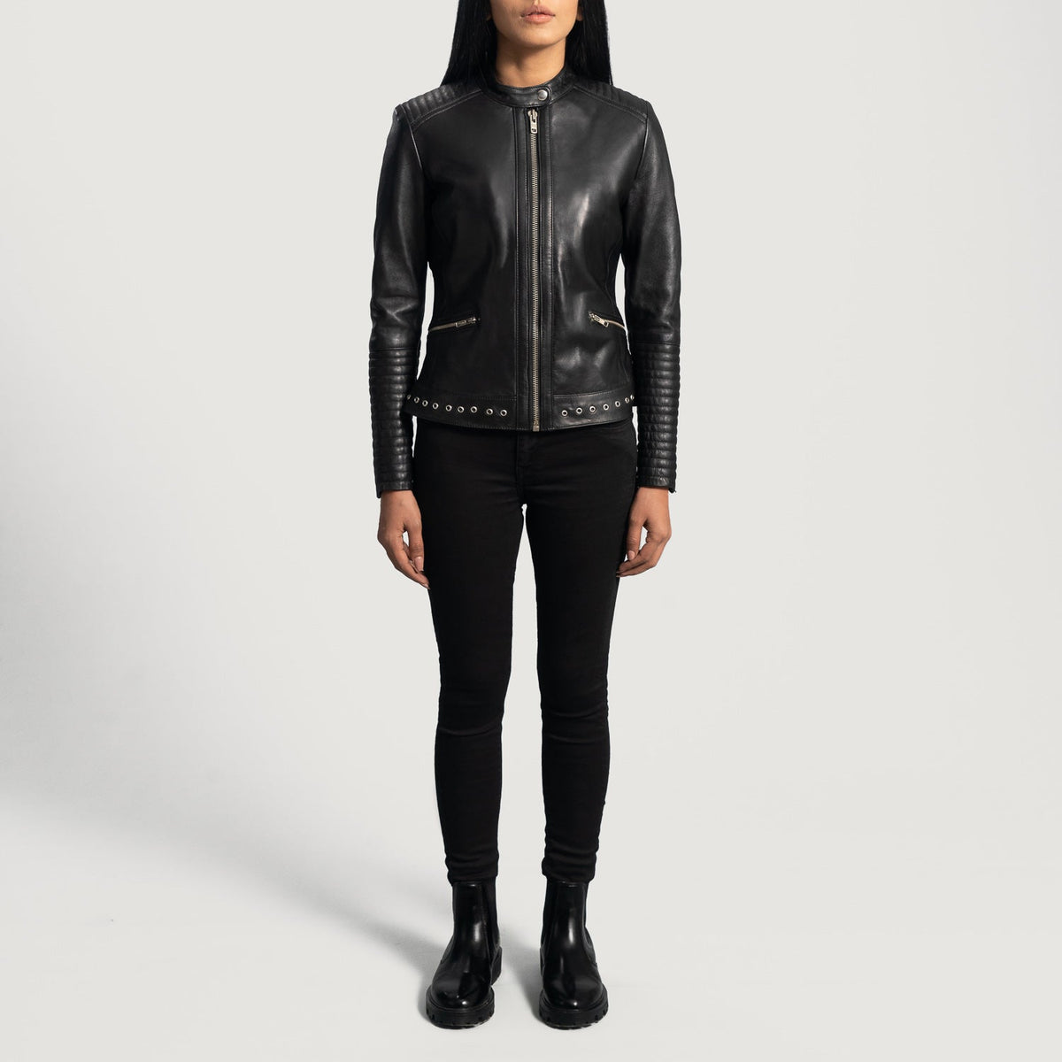 
Detailansicht von Stehkragen mit Druckknopf & Reißverschluss an Haley Ray Schwarz Leder-Bikerjacke für Damen