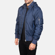 Blue Nylon Bomber Jacket - Rückansicht mit passgenauen Schultern &amp; sauberem Saum