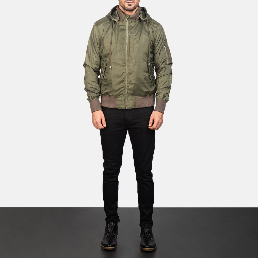 
Hanklin Ma-1 Green Hooded Bomber Jacket - Seitenansicht mit ergonomischem Ärmelschnitt & sportlicher Passform