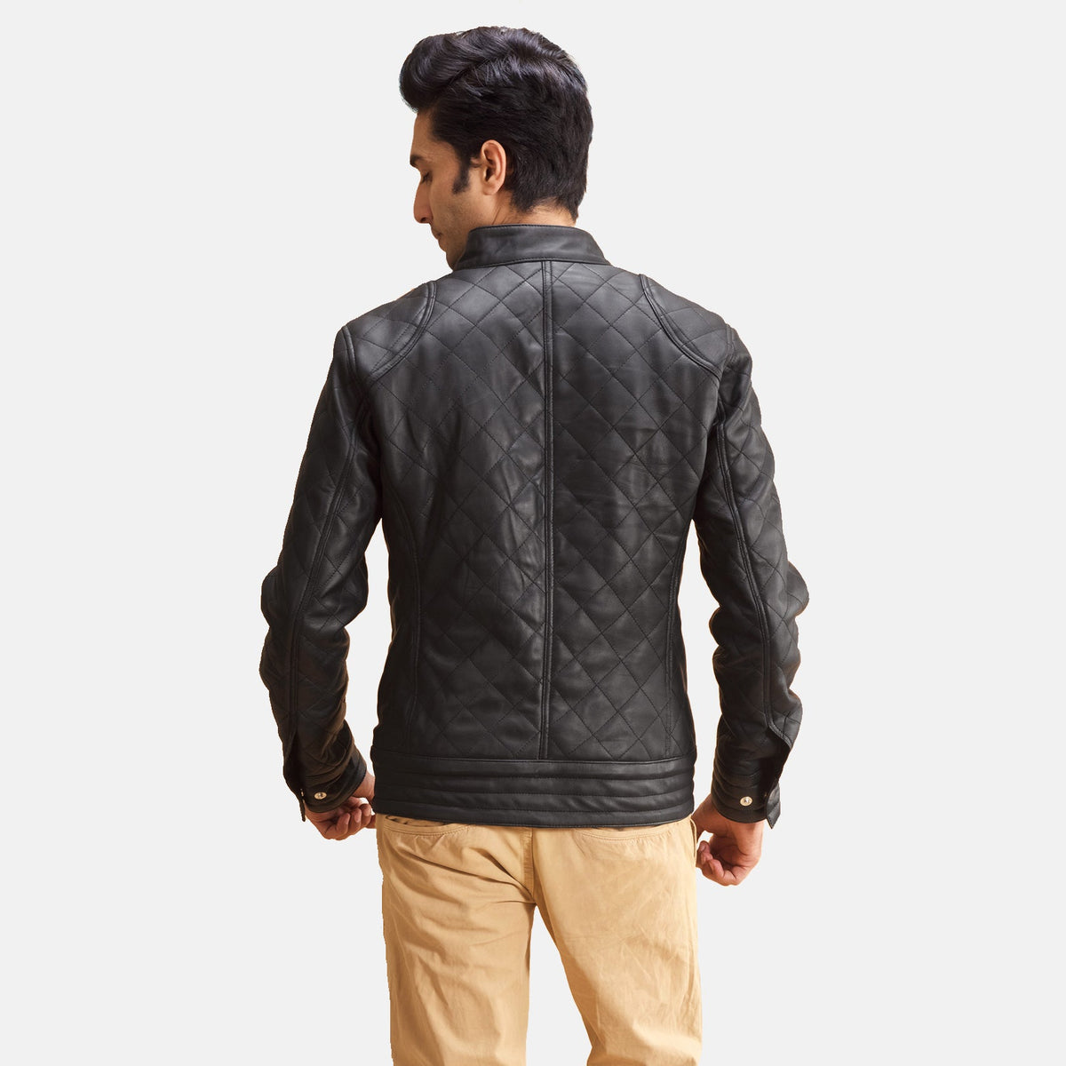
Innenansicht Showing Quilted Viscose lining & Zwei funktionale Innentaschen