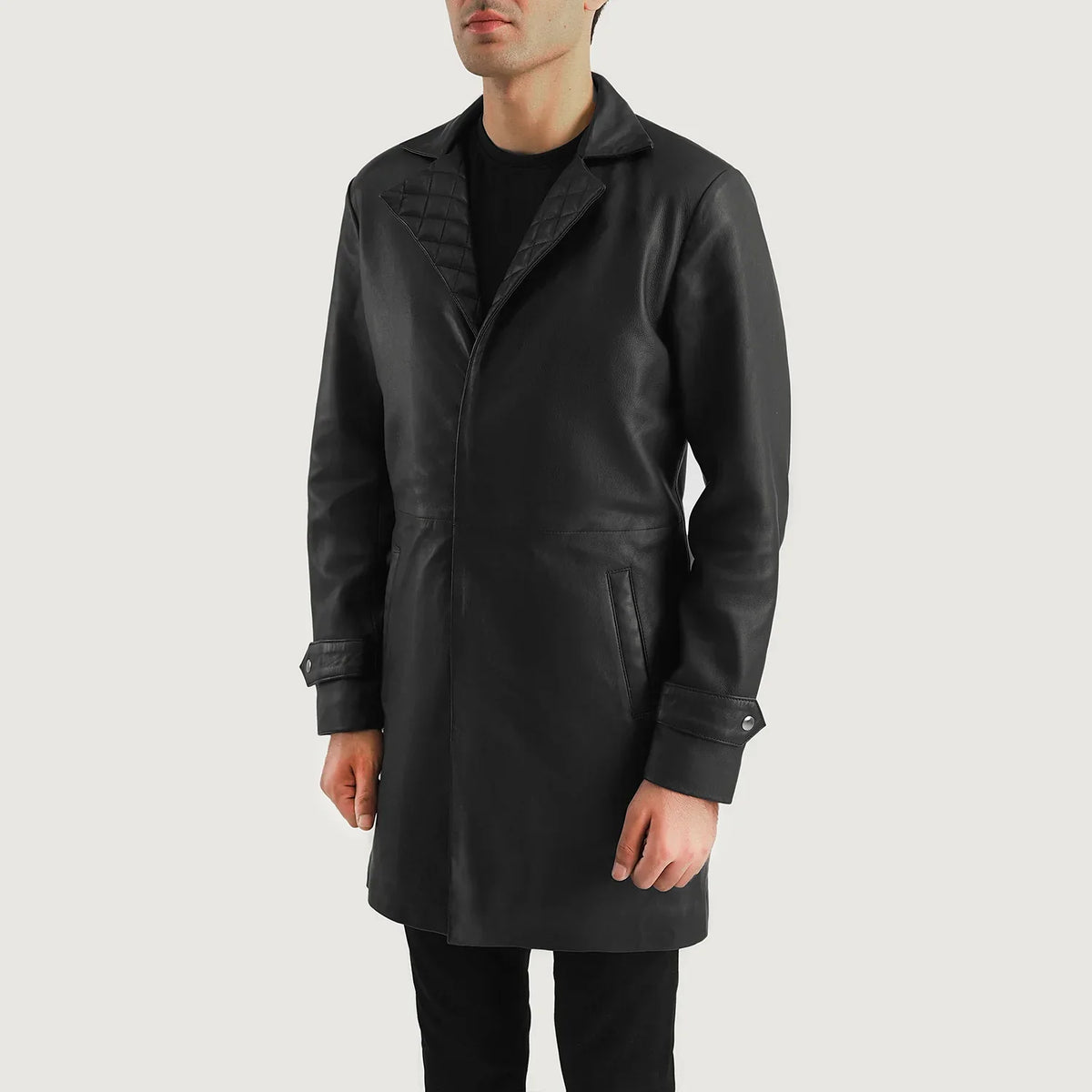 Black Sheepskin leather Coat - Rückansicht mit passgenauen Schultern &amp; sauberem Saum