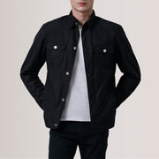 Irwin Schwarz Waxed Canvas Field Lederjacke für Herren For Men in Black Waxed Cotton Canvas - Vorderansicht &amp; maßgeschneiderte Silhouette | Online Kaufen