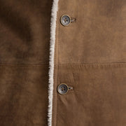 
Detailansicht of Notch & Button Hardware on Kolby Distressed Brown Shearling Long Coat