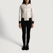 Detailansicht of Varsity &amp; Zipper Hardware on Women's Lana Silver Leder-Bomberjacke für Damen