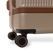 Large Suitcase Zuna für Damen - Seitenansicht mit ergonomischem Ärmelschnitt