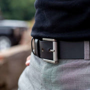 
Classic 100% Full-Grain leather Belt - Rückansicht mit verstärkten Lederträgern & handwerklichen Nähten