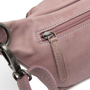 Severo Full-Grain Ledergürtel Bag für Damen - Structured Side Profile Showing Gusset Depth &amp; Expansion Capacity