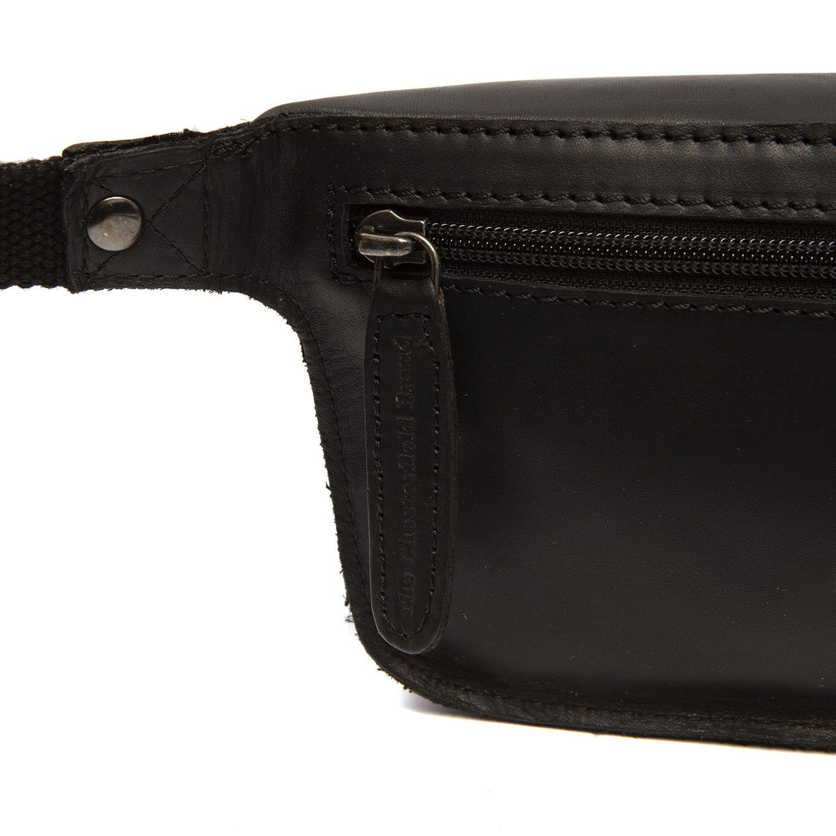 Solid Antique Brass Hardware &amp; Heavy-Duty Dual Zipper Detail on Toronto Full-Grain Ledergürtel Bag für Damen