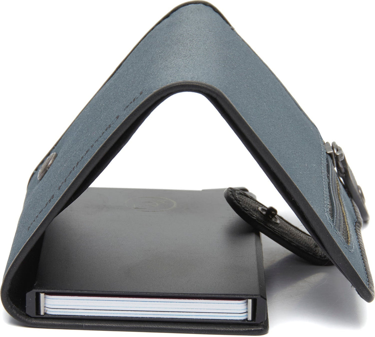 Delsbo Full-Grain Leather Card Holder für Damen - Structured Side Profile Showing Gusset Depth &amp; Expansion Capacity