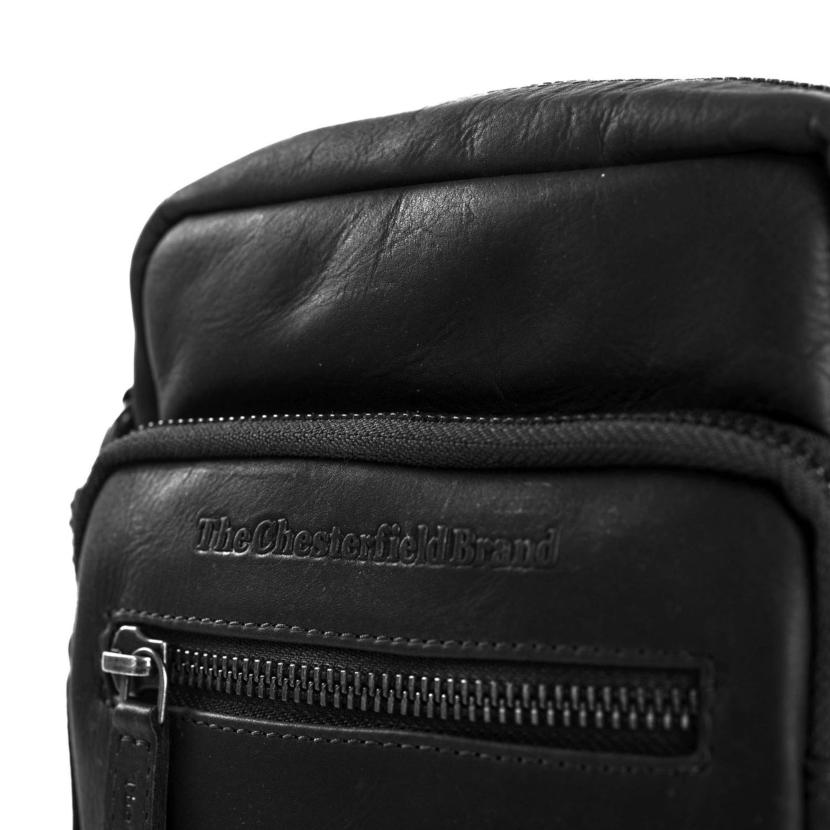 Solid Antique Brass Hardware &amp; Heavy-Duty Dual Zipper Detail on Bremen Vollnarbenleder Crossbody-Tasche