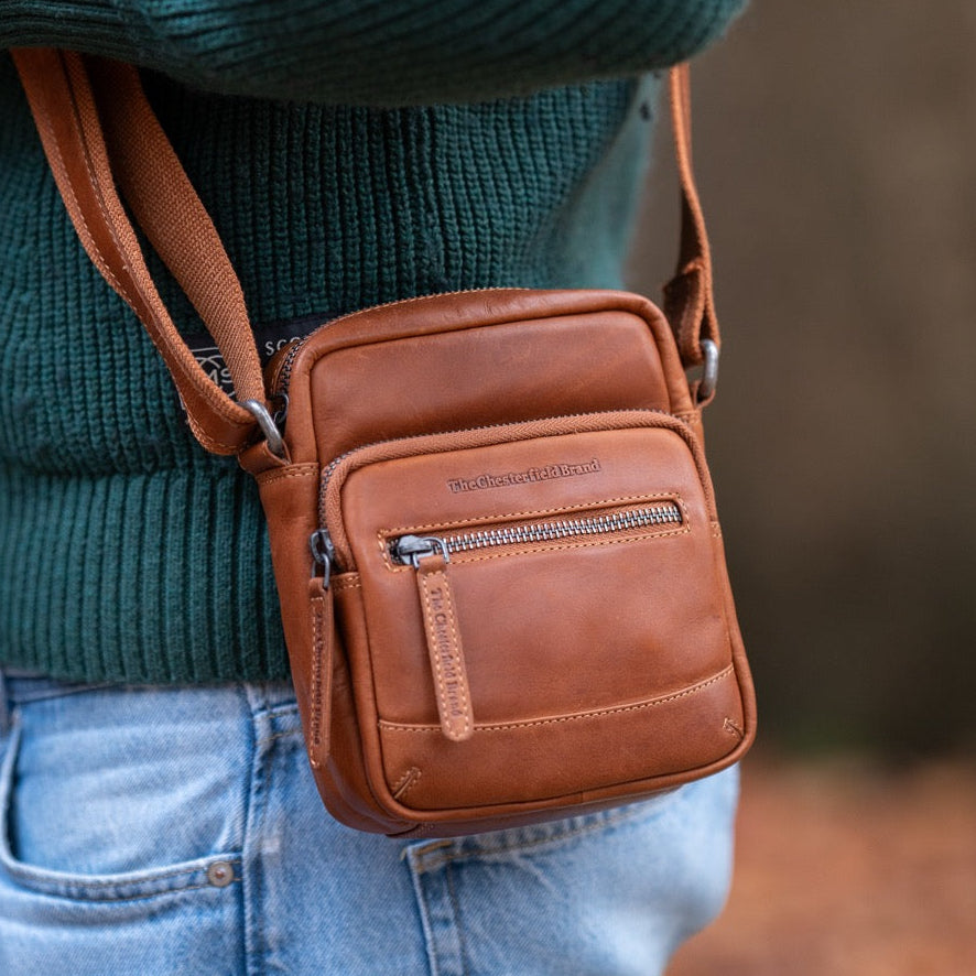 Bremen Vollnarbenleder Crossbody-Tasche – Zusätzliche Produktansicht 2