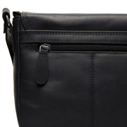 
Innenansicht Showing Dedicated Padded Laptop Sleeve & Multi-Compartment Organization