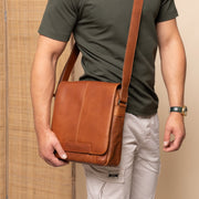 Raphael Full-Grain Leather Crossbody Bag für Herren – Zusätzliche Produktansicht 2