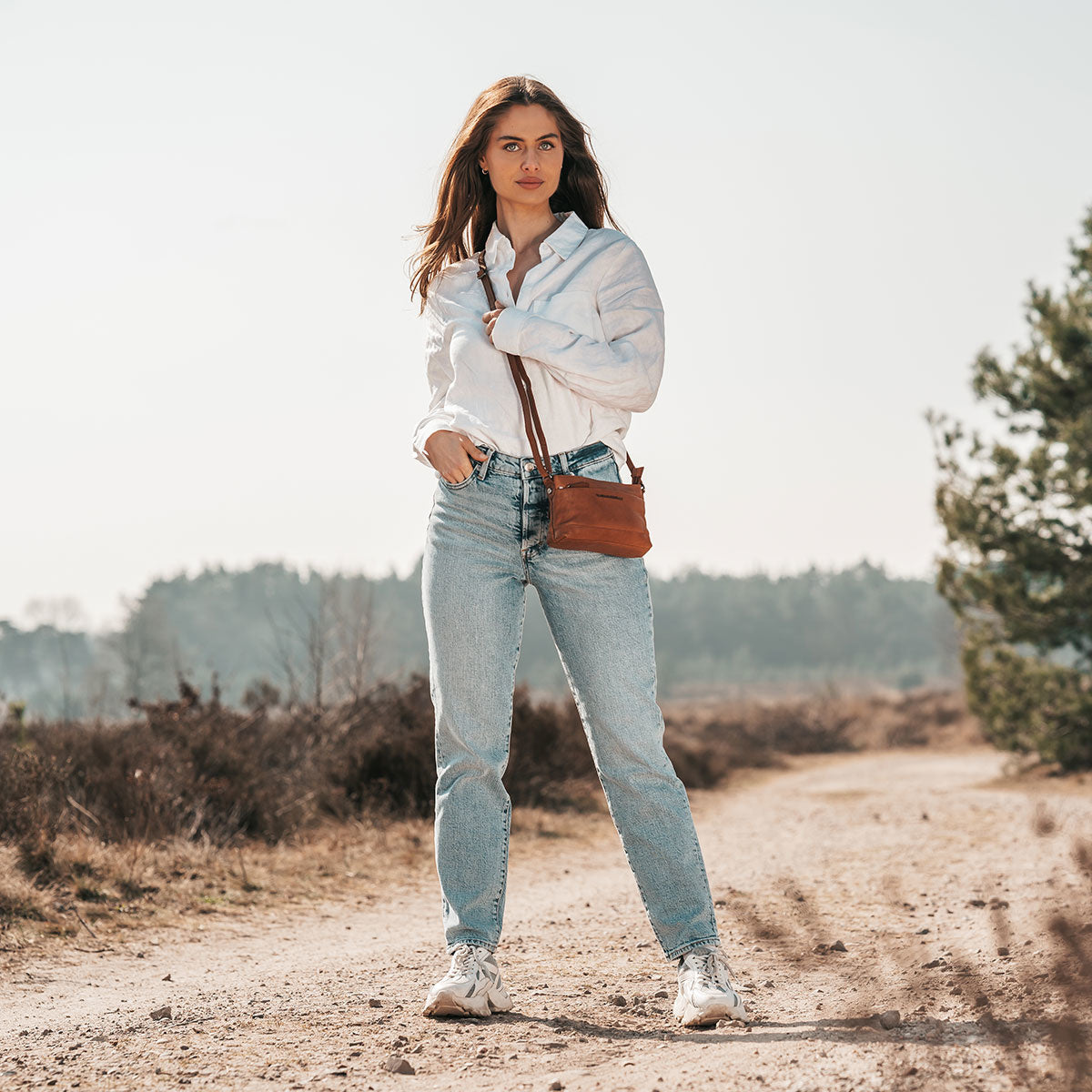 Salerno Full-Grain Leather Crossbody Bag für Damen – Zusätzliche Produktansicht 3