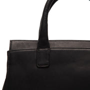 
Detailansicht of Classic Collar & Heavy-Duty Zipper Hardware on Garda Vollnarbenleder-Handtasche