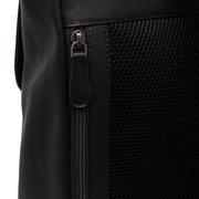 
Solid Antique Brass Hardware & Heavy-Duty Dual Zipper Detail on Farrow Vollnarbenleder-Laptop-Rucksack