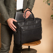 Tacama Full-Grain Leather Laptop Bag für Damen - Structured Side Profile Showing Gusset Depth &amp; Expansion Capacity