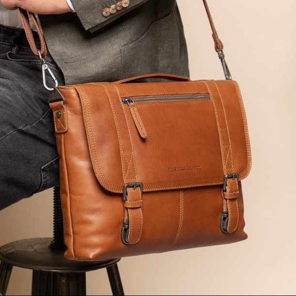 
Classic 100% Full-Grain leather Briefcase - Rückansicht mit verstärkten Lederträgern & handwerklichen Nähten
