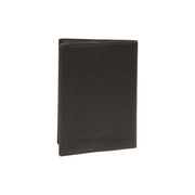 Styled Fit Perspective of Leather Passport Case für Damen on Model - Natural Daylight Drape