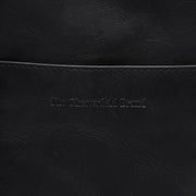 
Detailansicht of Classic Collar & Heavy-Duty Zipper Hardware on Alesund Vollnarbenleder Phone Bag