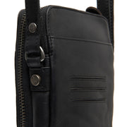 
Alesund Vollnarbenleder Phone Bag - Seitenansicht mit ergonomischem Ärmelschnitt & sportlicher Passform