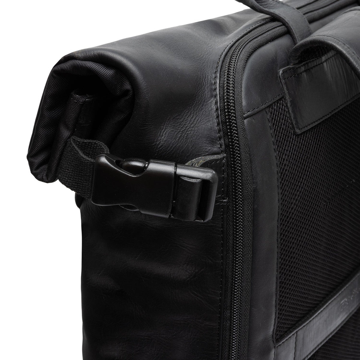 Solid Antique Brass Hardware &amp; Heavy-Duty Dual Zipper Detail on Bornholm Full-Grain Leather Roll-top Backpack für Damen
