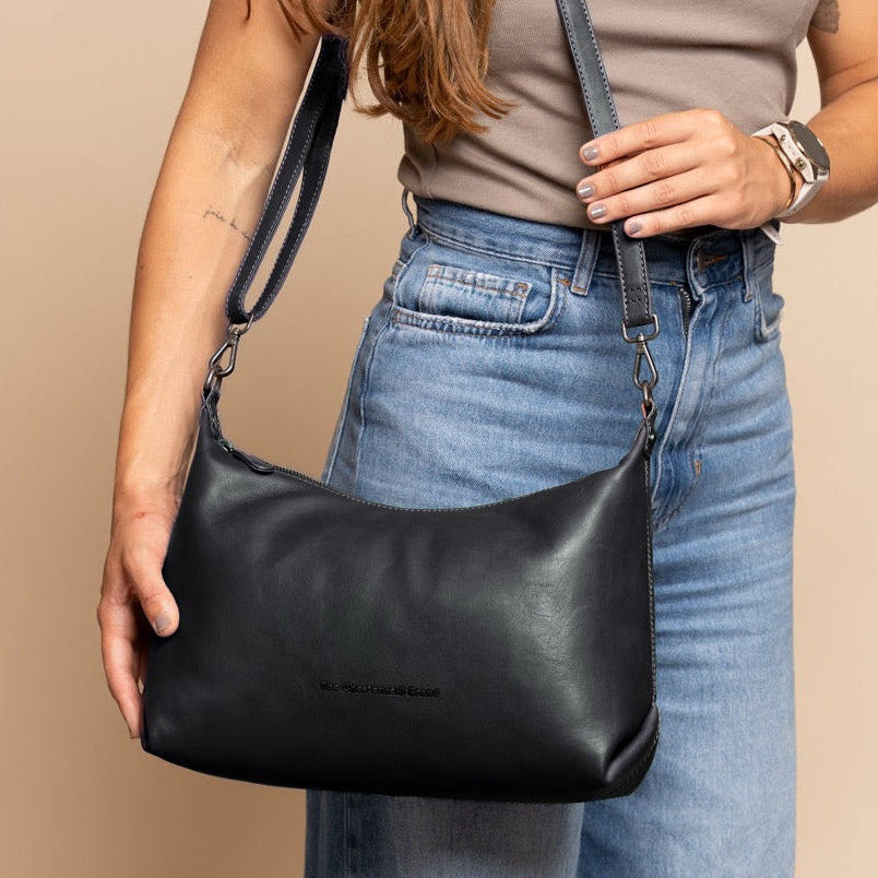 Skara Full-Grain Leather Shoulder Bag für Damen
