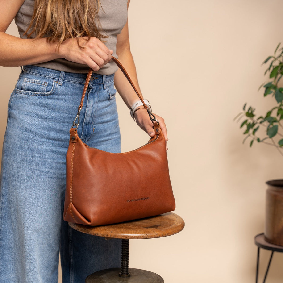 Skara Full-Grain Leather Shoulder Bag für Damen – Zusätzliche Produktansicht 3