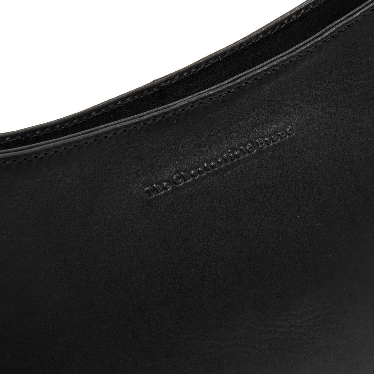 
Solid Antique Brass Hardware & Heavy-Duty Dual Zipper Detail on Valentano Vollnarbenleder-Schultertasche