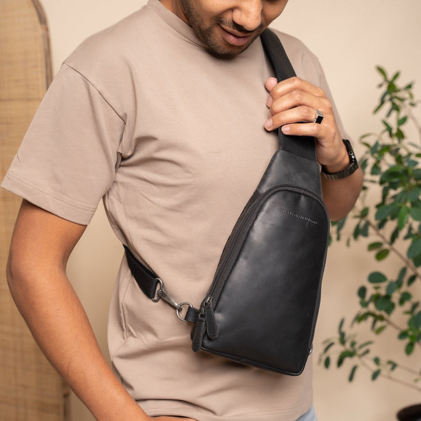 Leather Sling Bag Bowey für Damen