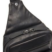 Solid Antique Brass Hardware &amp; Heavy-Duty Dual Zipper Detail on Leather Sling Bag Turelle für Damen