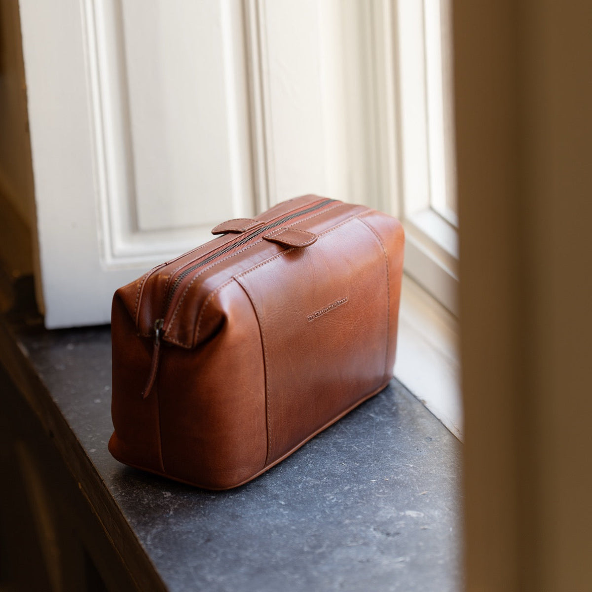 Biassa Full-Grain Leather Toiletry Bag für Damen – Zusätzliche Produktansicht 2