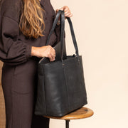 Ferrera Full-Grain Leather Tote Bag für Damen - Structured Side Profile Showing Gusset Depth &amp; Expansion Capacity