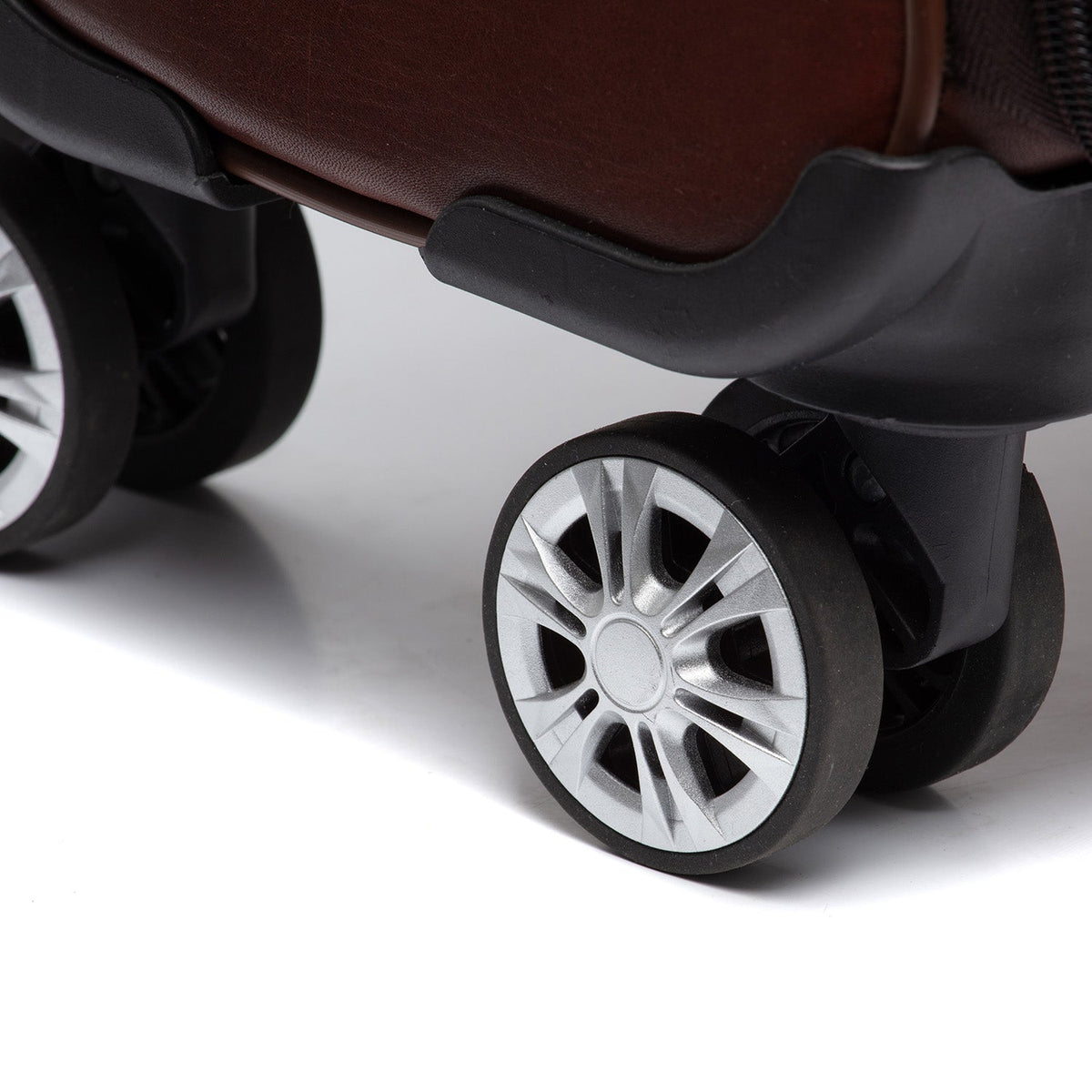 
Passform-Perspektive von Leather Trolley San Marino für Damen für Damen am Model - Natürlicher Faltenwurf im Tageslicht