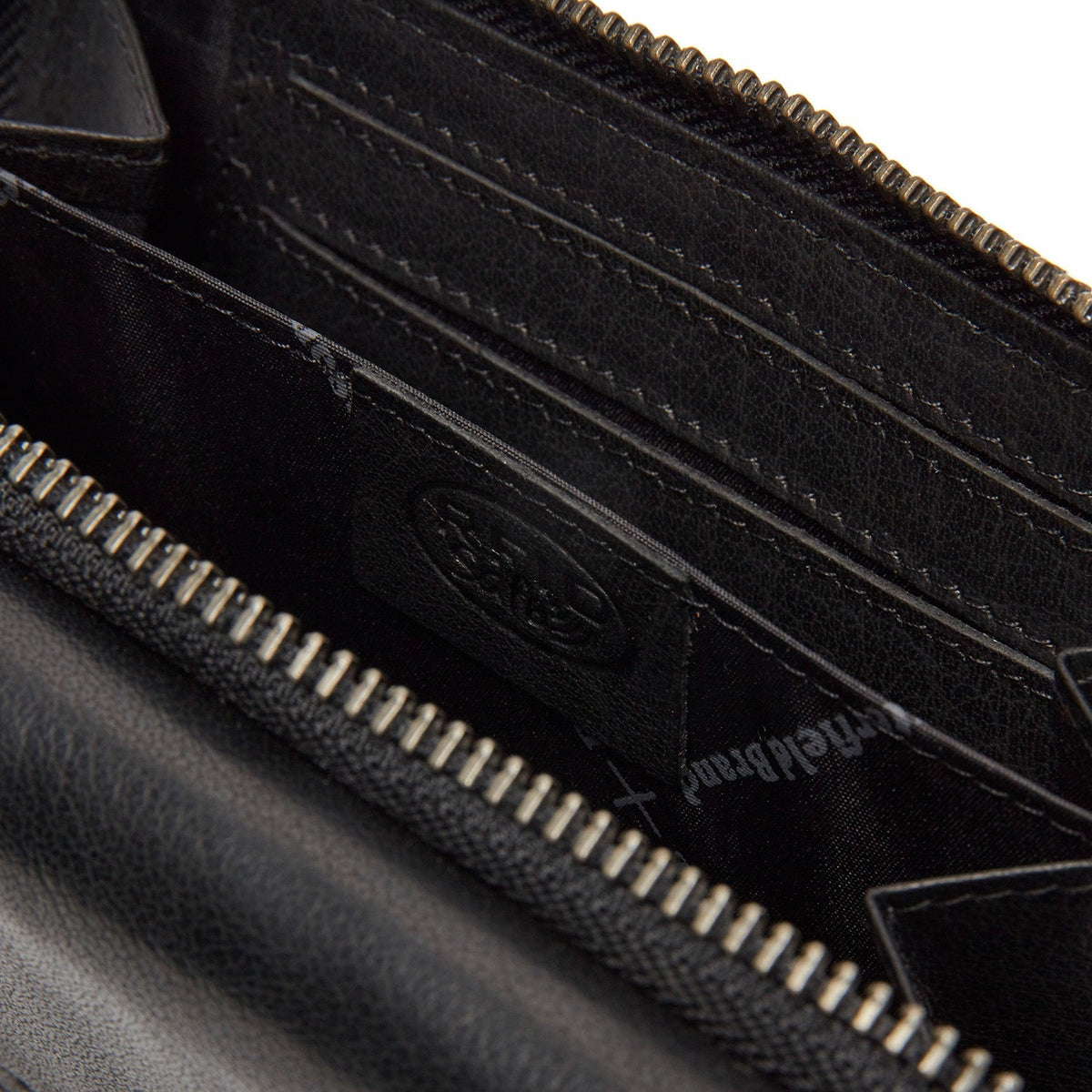 Innenansicht Showing Dedicated Padded Laptop Sleeve &amp; Multi-Compartment Organization
