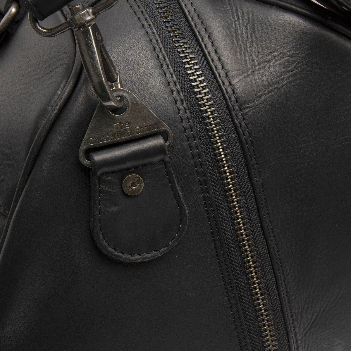 Volenza Full-Grain Leather Weekender Bag für Damen - Structured Side Profile Showing Gusset Depth &amp; Expansion Capacity
