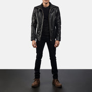 Men's Legacy Schwarz Leder-Bikerjacke für Herren - Seitenansicht mit ergonomischem Ärmelschnitt