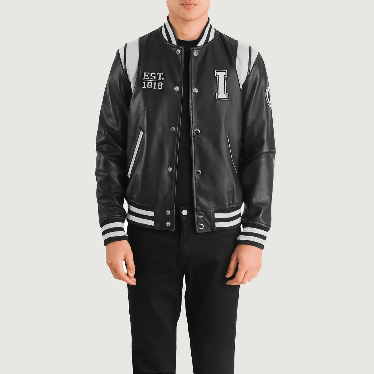 Liberte Illinois Schwarz Leather Varsity Lederjacke für Herren in Black &amp; White Sheepskin Leather - Vorderansicht &amp; maßgeschneiderte Silhouette | Online Kaufen