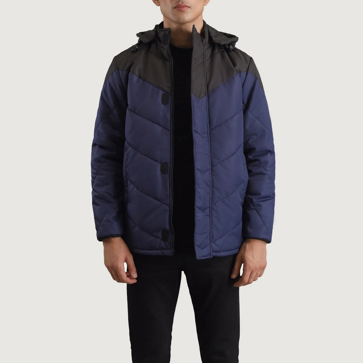 
Luka Schwarz & Blau Hooded Puffer Lederjacke für Herren in Black & Blue Full-Grain Leather - Vorderansicht & maßgeschneiderte Silhouette | Online Kaufen