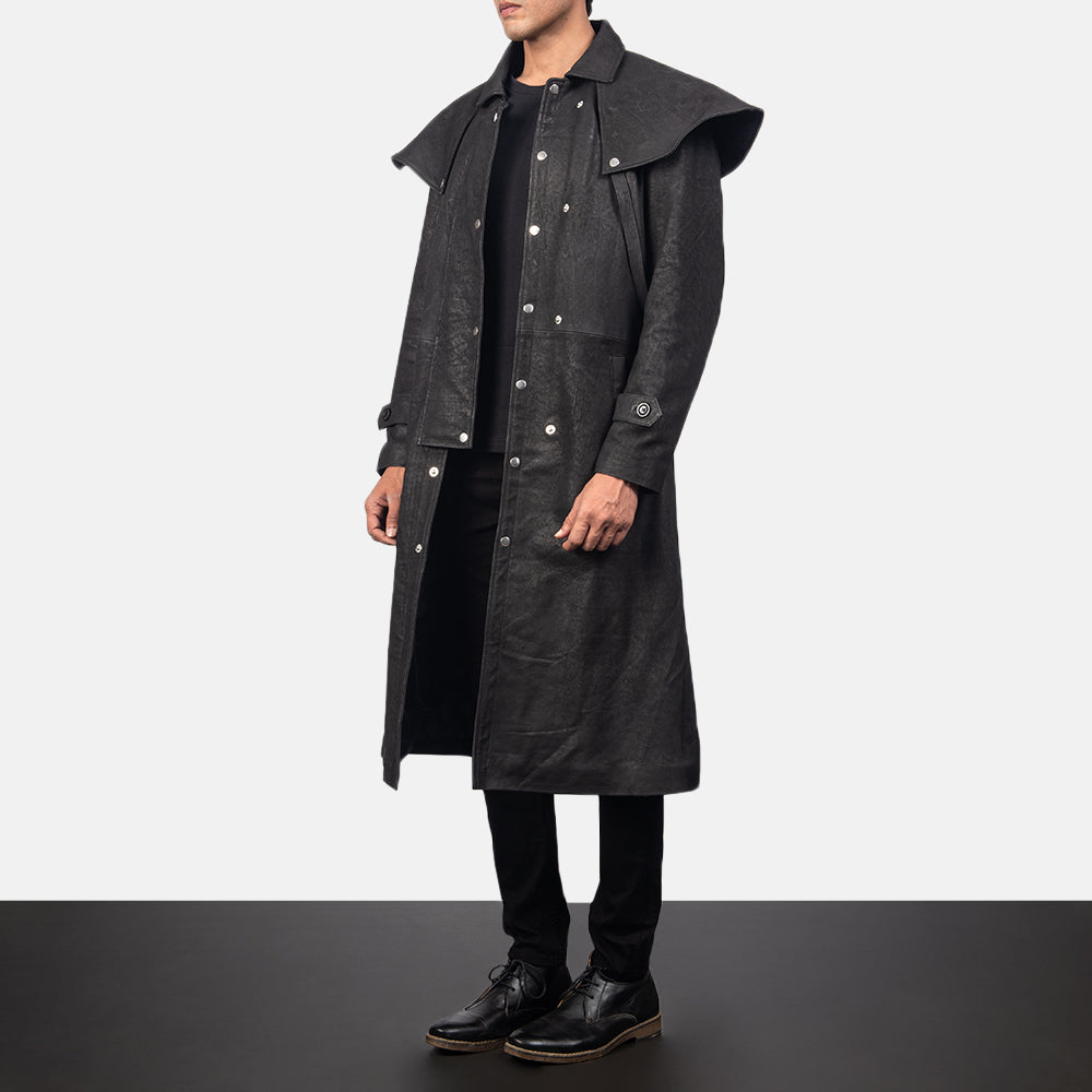 
Distressed Black Sheepskin Snuffed Trench Coat - Rückansicht mit passgenauen Schultern & sauberem Saum