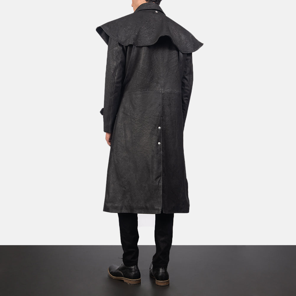 
Maverick Schwarz Leather Duster für Herren - Seitenansicht mit ergonomischem Ärmelschnitt & sportlicher Passform
