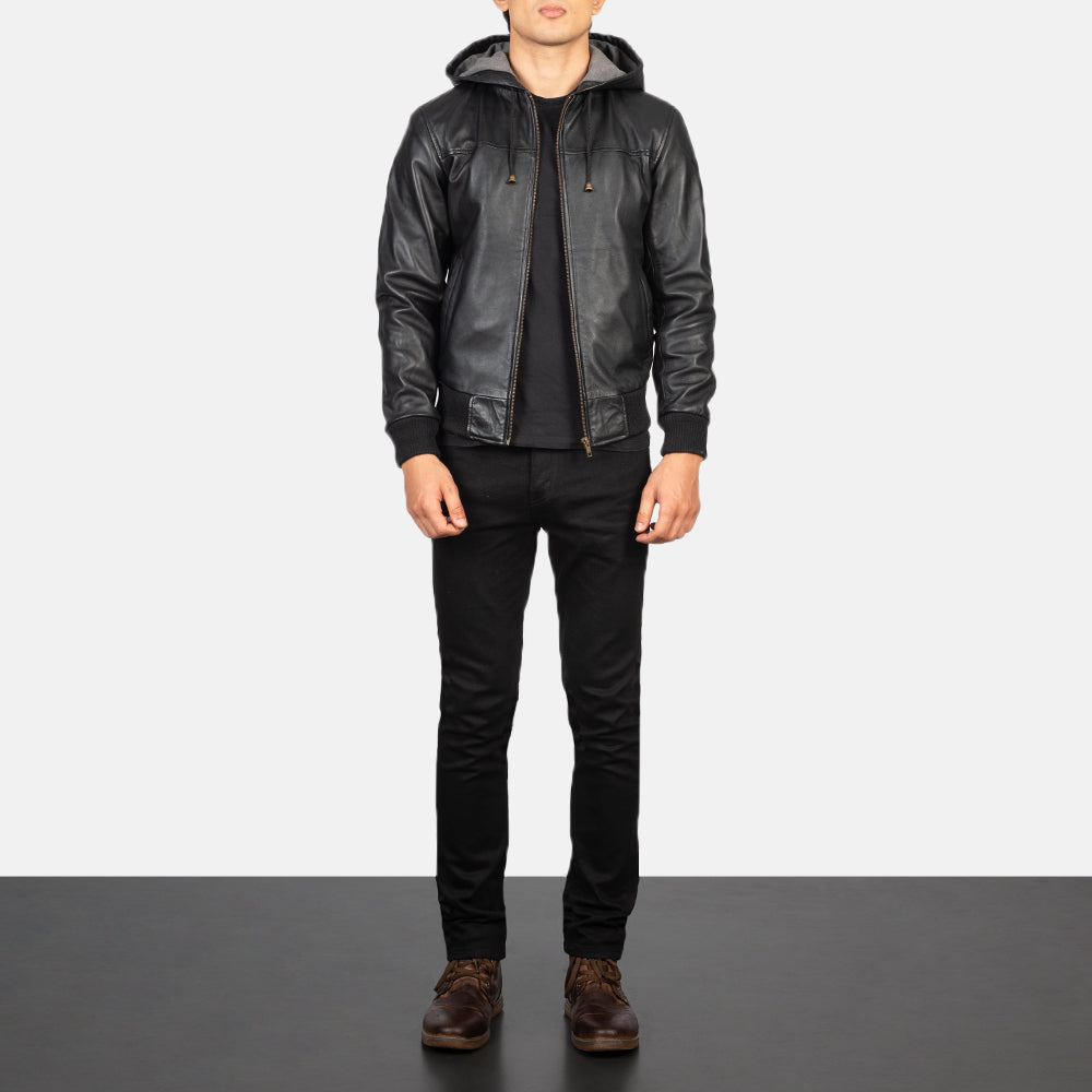 Men's Nintenzo Black Hooded Leather Jacket - Seitenansicht mit ergonomischem Ärmelschnitt