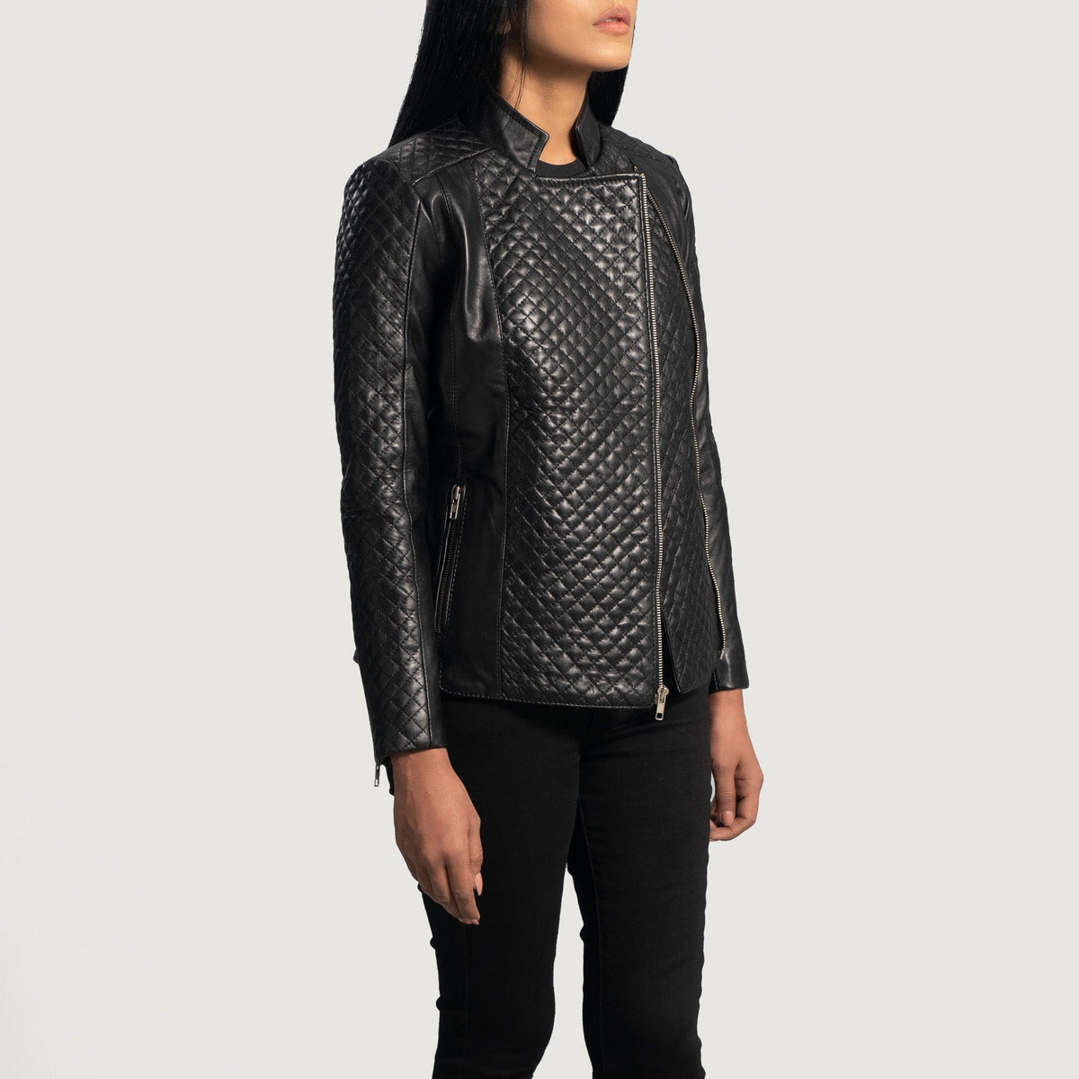 
Black Sheepskin Leather Biker Jacket - Rückansicht mit passgenauen Schultern & sauberem Saum