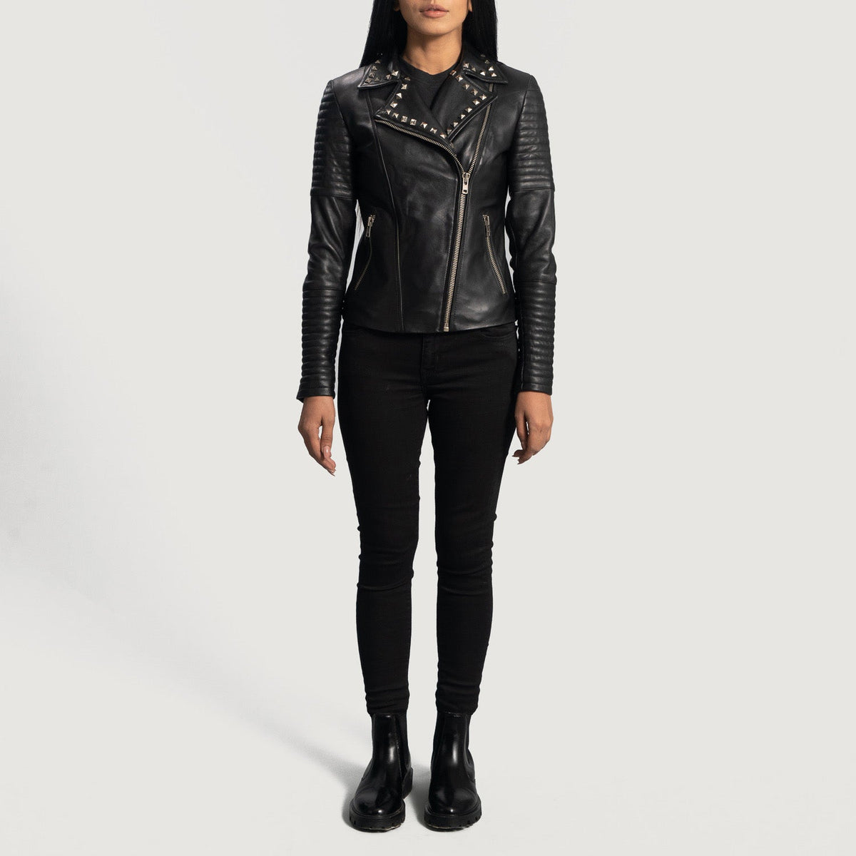 Detailansicht of Notch &amp; Zipper Hardware on Women's Sally Mae Studded Schwarz Leder-Bikerjacke für Damen