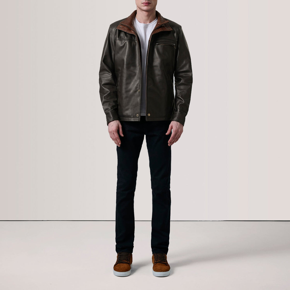 
Brown Sheepskin Leather Biker Jacket - Rückansicht mit passgenauen Schultern & sauberem Saum