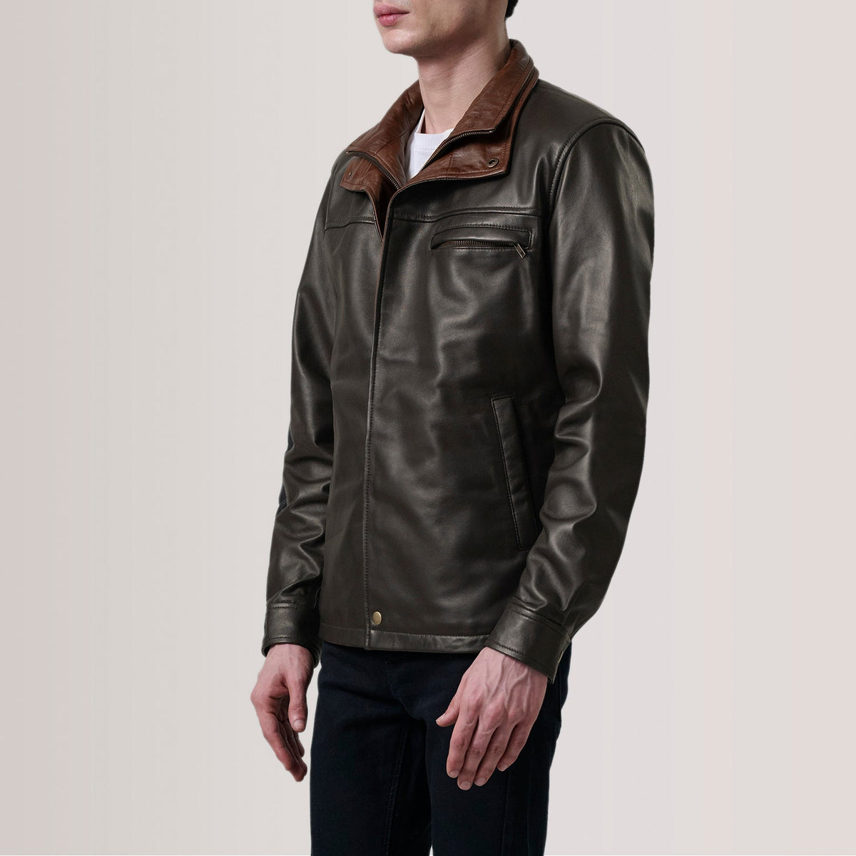 
Sean Braun Leather Classic Lederjacke für Herren For Men - Seitenansicht mit ergonomischem Ärmelschnitt & sportlicher Passform